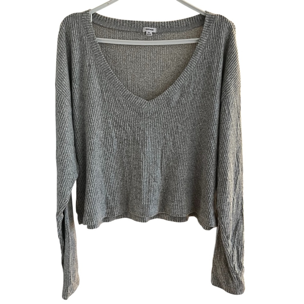 🐚🪼 2/15$ TOPS 🪼🐚 Garage Grey Ribbed V-Neck Sweater